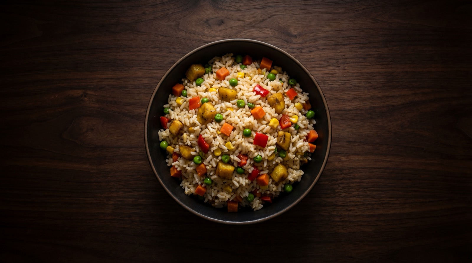 Version saludable del arroz atollado con mas pollo y verduras