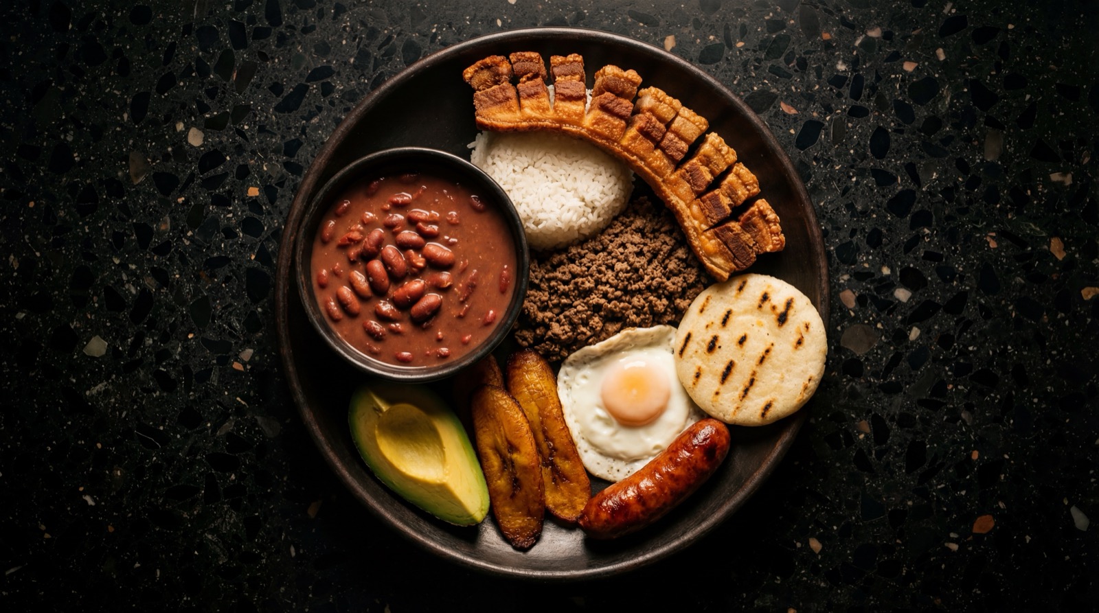 La Bandeja Paisa Engorda? Calorias y Tabla Nutricional