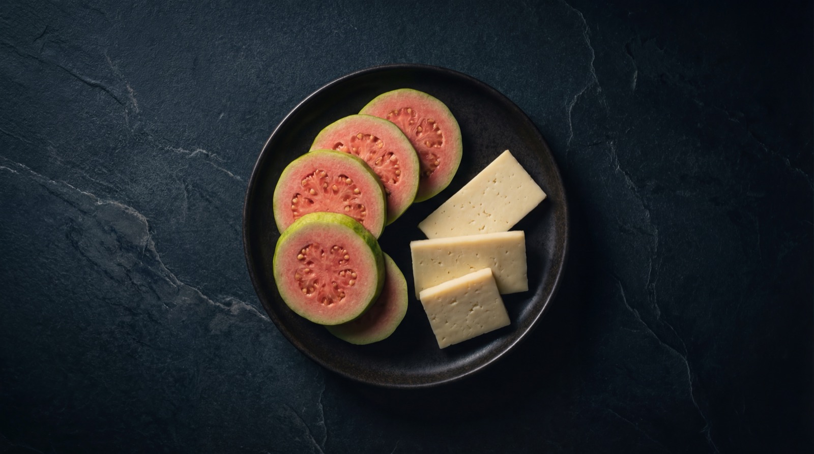 Bocadillo en porcion controlada con frutas frescas