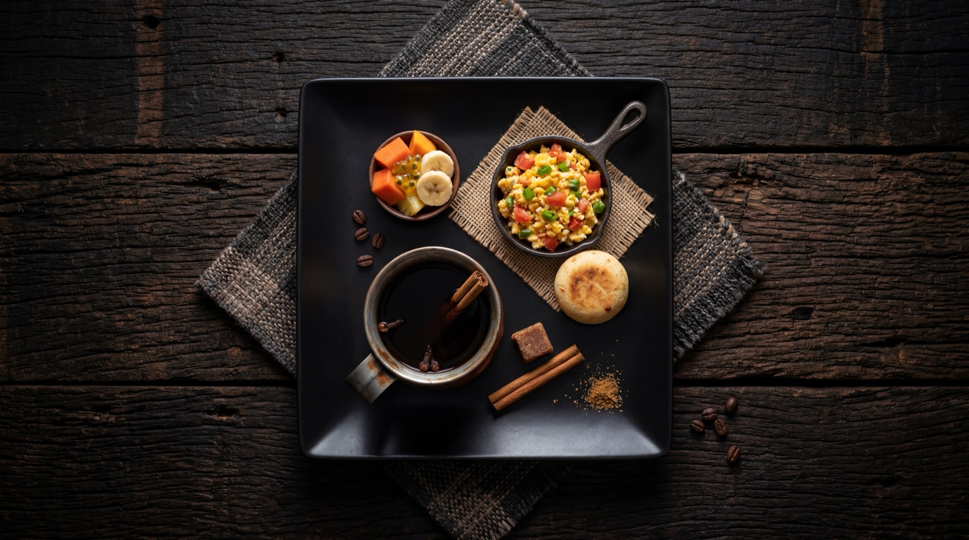 Cafe tinto colombiano negro sin azucar en taza de ceramica minimalista version saludable zero calorias