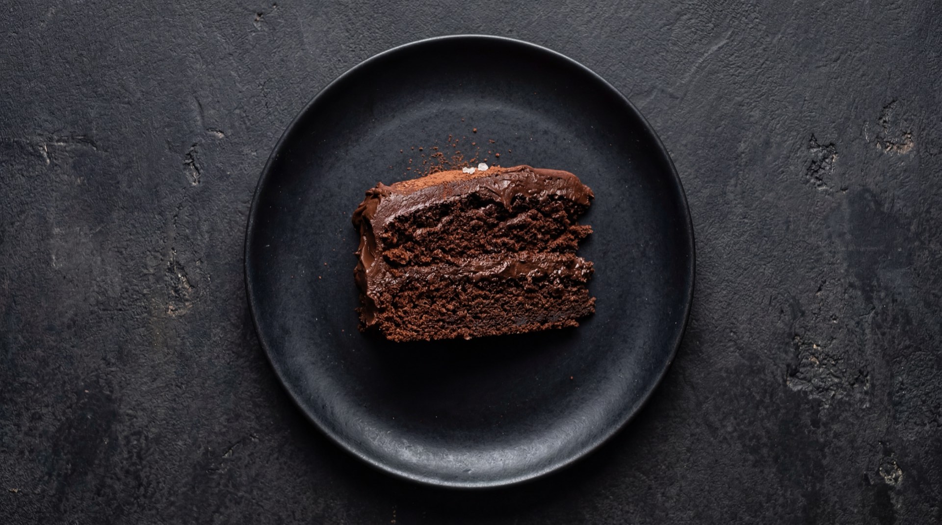 Alternativa saludable al Chocorramo: ponque integral casero con chocolate oscuro al 70% y sin azucar anadida