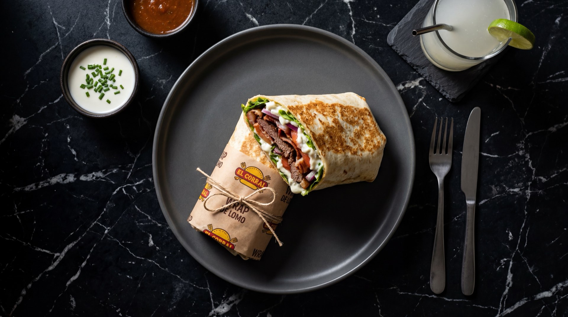 Wrap de pollo de El Corral con pechuga de pollo a la parrilla, lechuga fresca batavia, tomate rojo maduro y salsa ranch en tortilla de harina de trigo