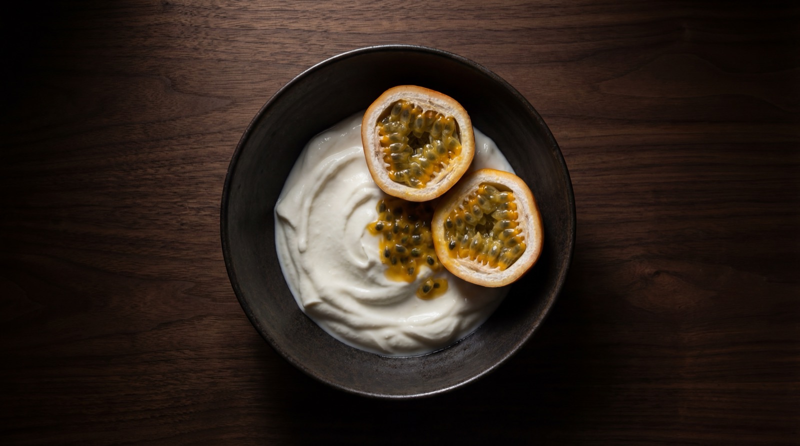 Granadilla fresca lista para comer de forma saludable