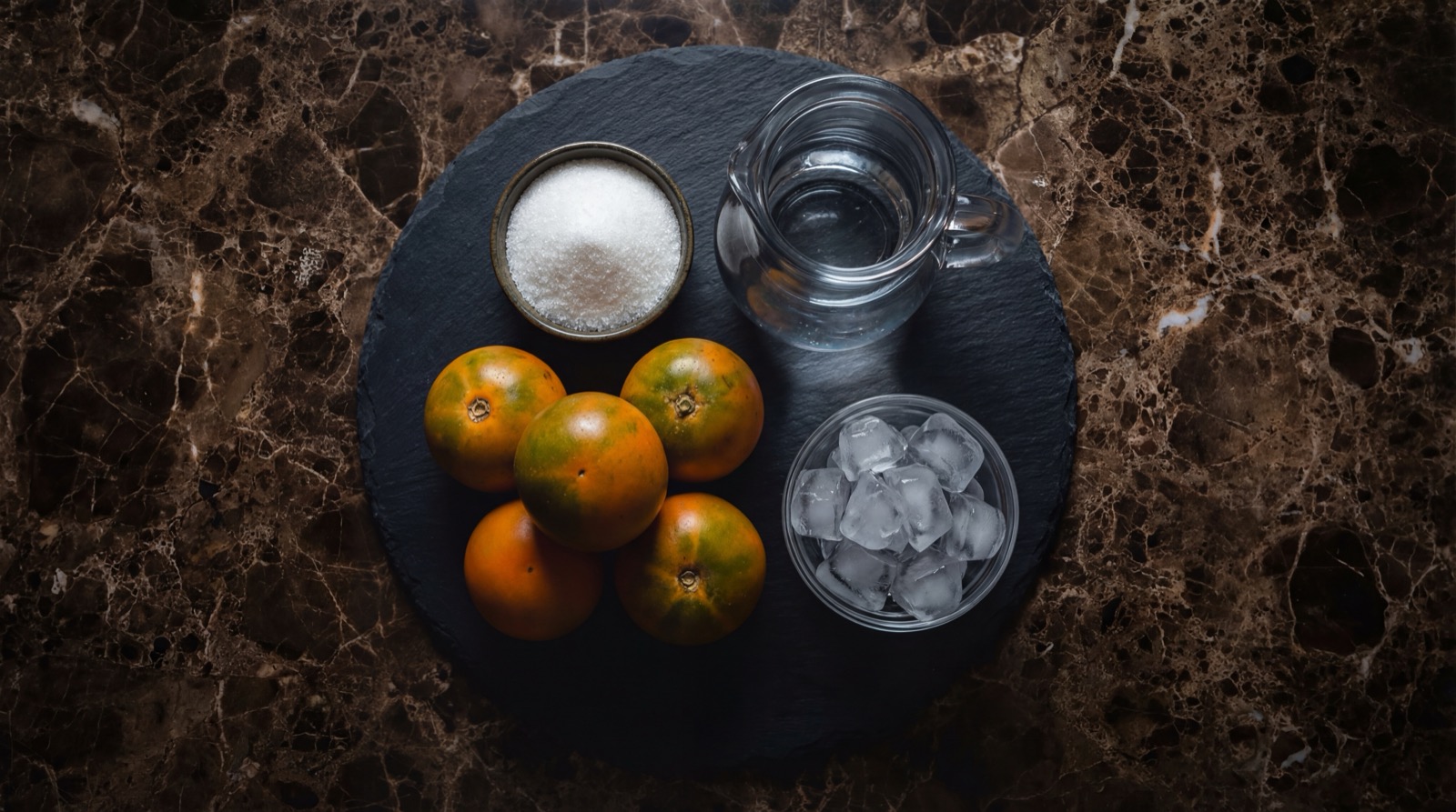 Ingredientes del jugo de lulo: lulos frescos, azucar, agua y hielo