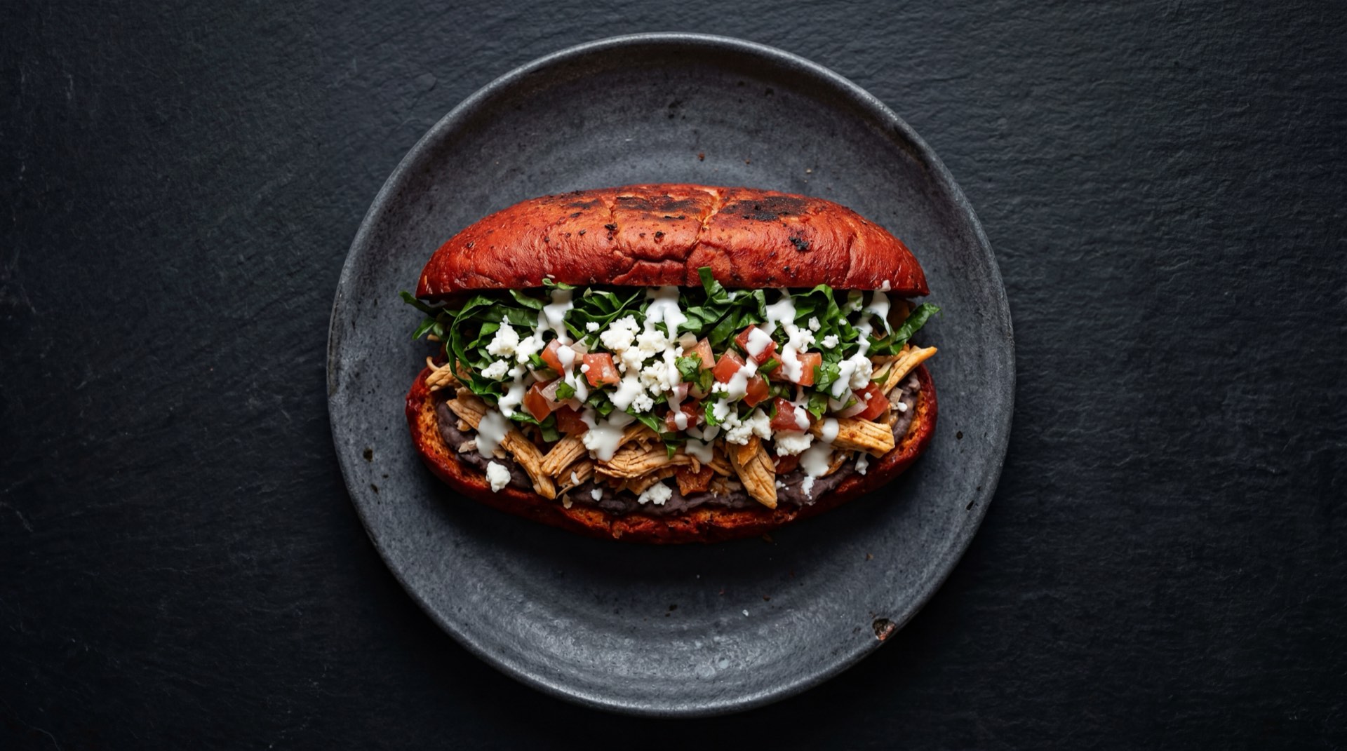 Pambazo mexicano version saludable al comal sin freir con relleno de papa ligera y pollo desmenuzado en vez de chorizo