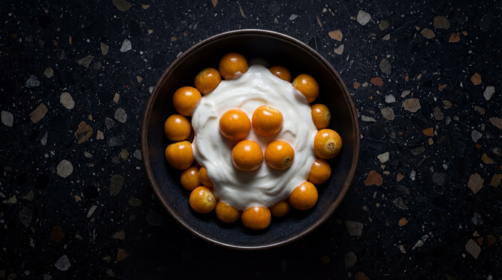 Ensalada con uchuvas frescas preparacion saludable